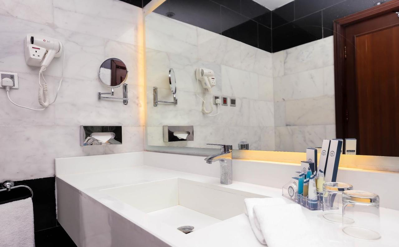 Oasis Hotel 4*