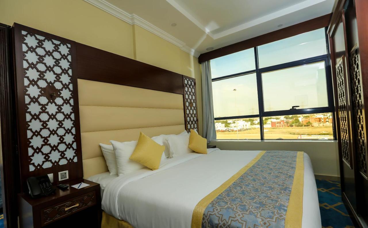 Oasis Hotel 4*